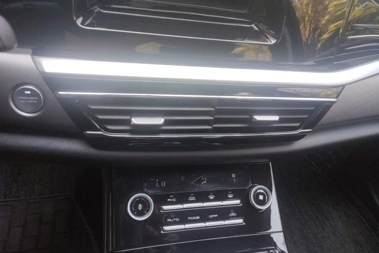 Used JMEV GSE 2023 Standard Range Industry Edition Audio And AC Panel