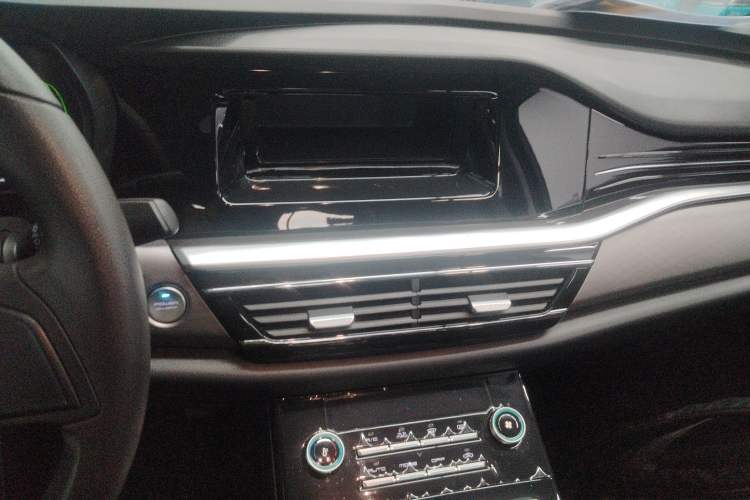 Used JMEV GSE 2023 Standard Range Industry Edition Audio And AC Panel
