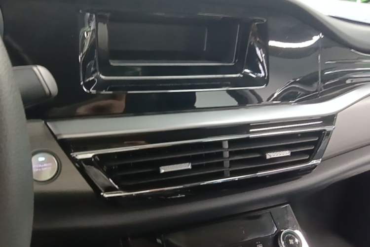 Used JMEV GSE 2023 Standard Range Industry Edition Audio And AC Panel