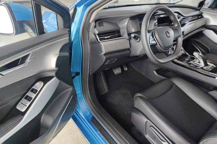 Used JMEV GSE 2023 Standard Range Industry Edition Interior 2