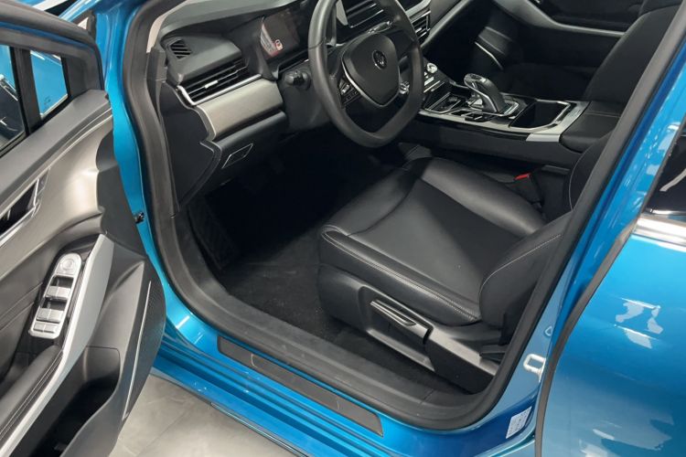 Used JMEV GSE 2023 Standard Range Industry Edition Interior 2