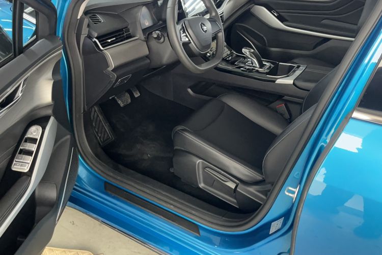 Used JMEV GSE 2023 Standard Range Industry Edition Interior 2