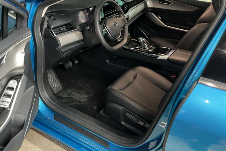 Used JMEV GSE 2023 Standard Range Industry Edition Interior 2