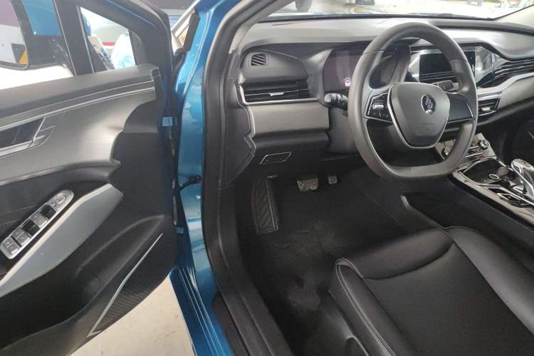 Used JMEV GSE 2023 Standard Range Industry Edition Interior 2