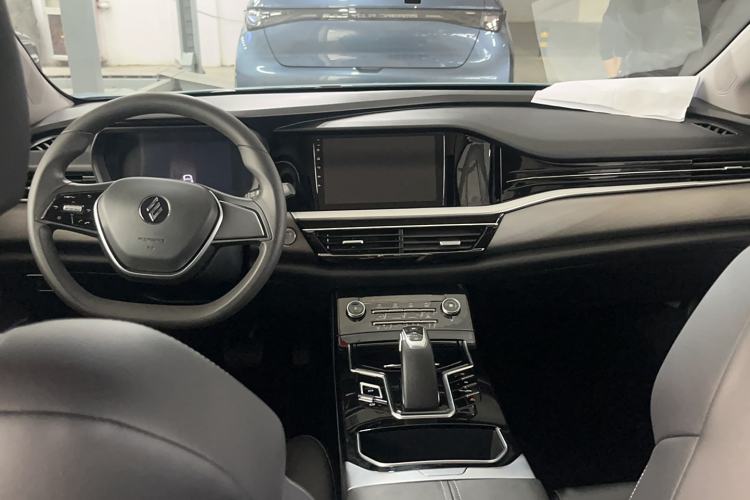 Used JMEV GSE 2023 Standard Range Industry Edition Interior 3