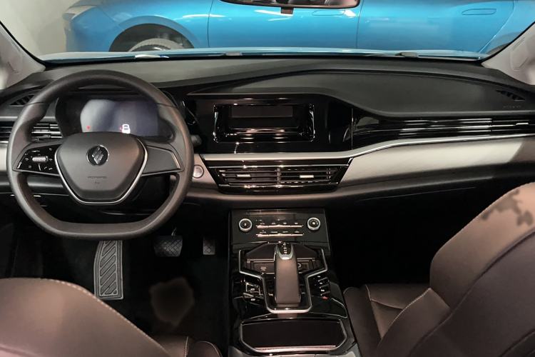 Used JMEV GSE 2023 Standard Range Industry Edition Interior 3
