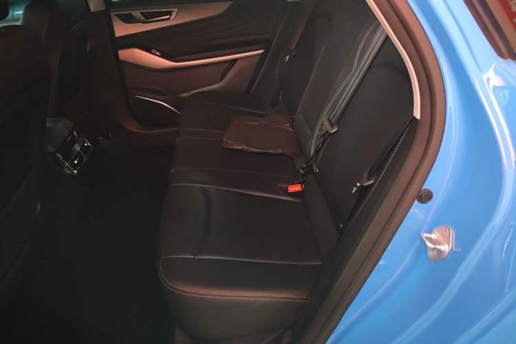 Used JMEV GSE 2023 Standard Range Dynamic Edition Left Rear Seat