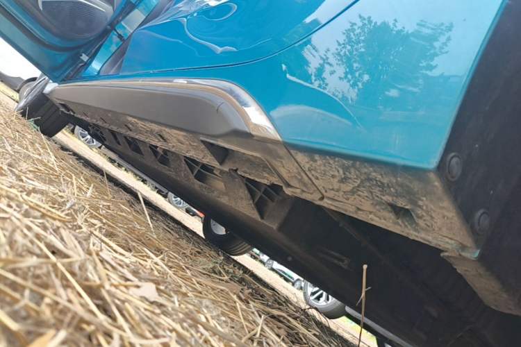 Used JMEV GSE 2023 Standard Range Industry Edition Left Side Sill