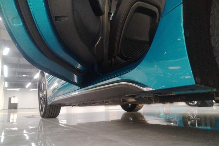 Used JMEV GSE 2023 Standard Range Industry Edition Left Side Sill