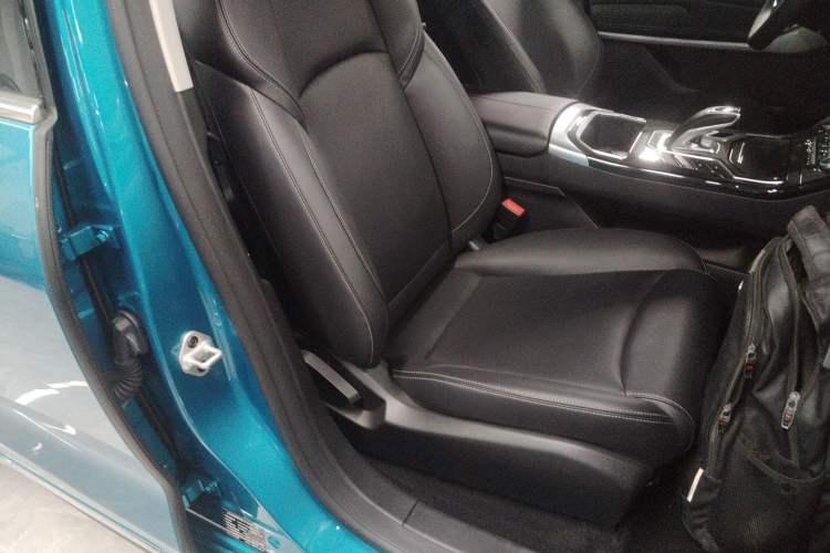 Used JMEV GSE 2023 Dream Edition 40 Standard Model Right Front Seat