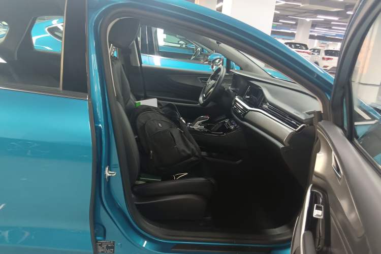 Used JMEV GSE 2023 Standard Range Industry Edition Right Front Seat