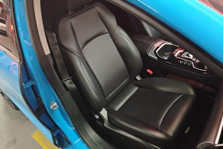 Used JMEV GSE 2023 Standard Range Dynamic Edition Right Front Seat