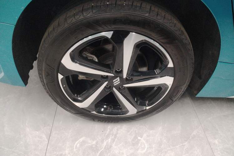 Used JMEV GSE 2023 Dream Edition 40 Standard Model Right Rear Wheel Hub