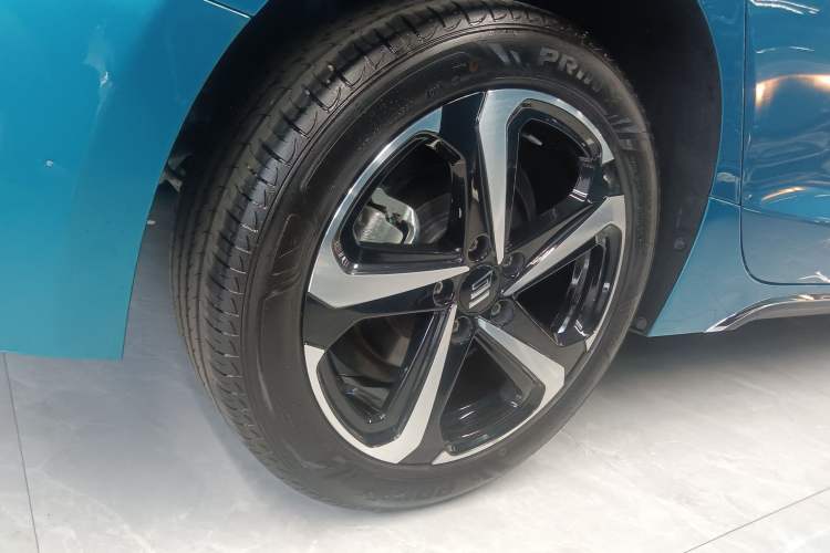 Used JMEV GSE 2023 Standard Range Industry Edition Right Rear Wheel Hub