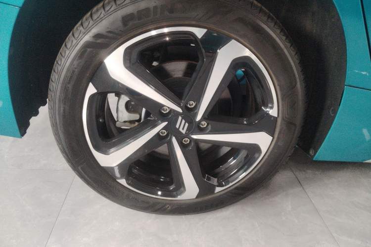 Used JMEV GSE 2023 Dream Edition 40 Standard Model Right Rear Wheel Hub