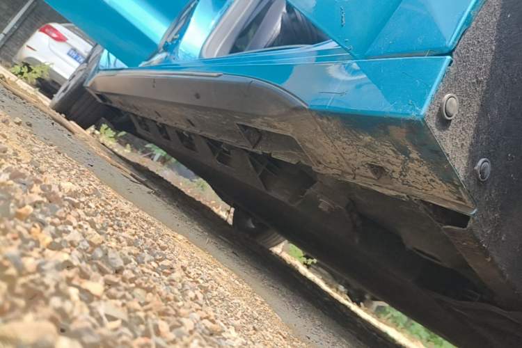 Used JMEV GSE 2023 Standard Range Industry Edition Right Side Sill