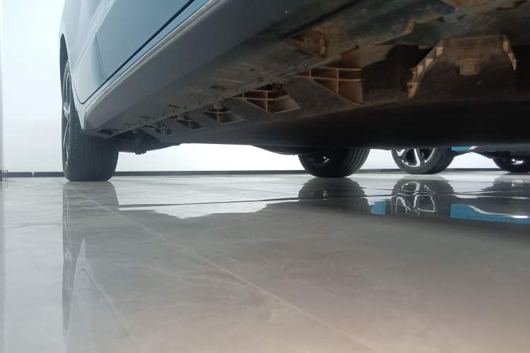 Used JMEV GSE 2023 Standard Range Industry Edition Right Side Sill
