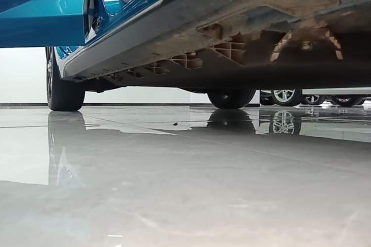 Used JMEV GSE 2023 Standard Range Industry Edition Right Side Sill