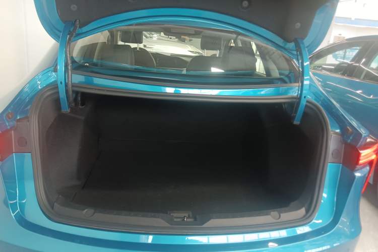 Used JMEV GSE 2023 Standard Range Industry Edition Trunk