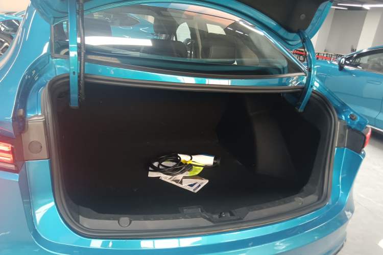 Used JMEV GSE 2023 Standard Range Industry Edition Trunk