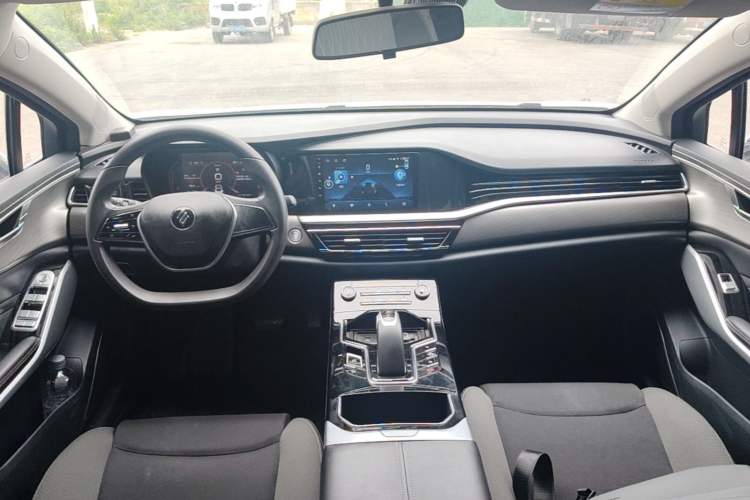 Used JMEV GSE 2023 Standard Range Industry Edition Center Console