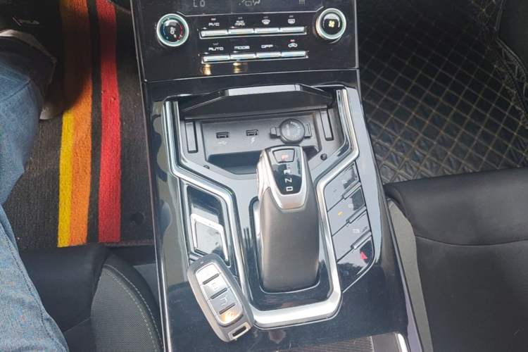 Used JMEV GSE 2023 Standard Range Industry Edition Gear Lever
