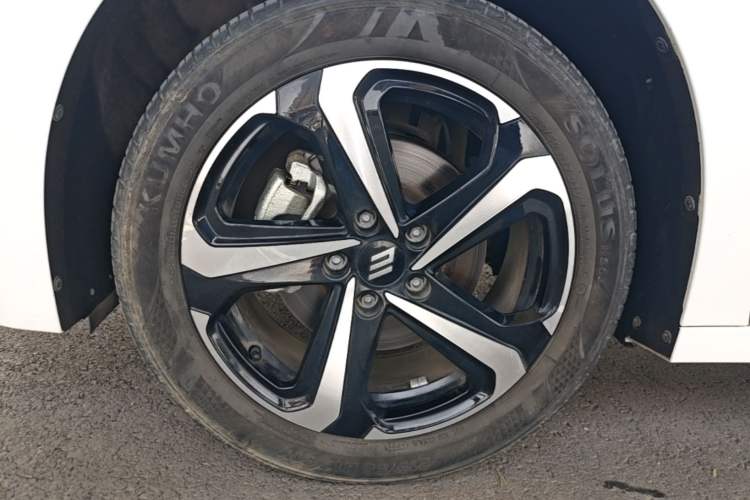 Used JMEV GSE 2023 Standard Range Industry Edition Left Front Wheel Hub