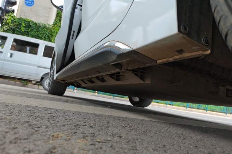 Used JMEV GSE 2023 Standard Range Industry Edition Left Side Sill