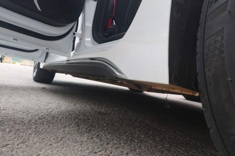 Used JMEV GSE 2023 Standard Range Industry Edition Left Side Sill