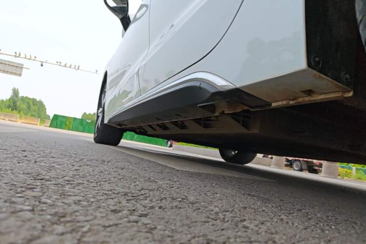 Used JMEV GSE 2023 Standard Range Industry Edition Left Side Sill