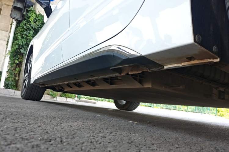 Used JMEV GSE 2023 Standard Range Industry Edition Left Side Sill