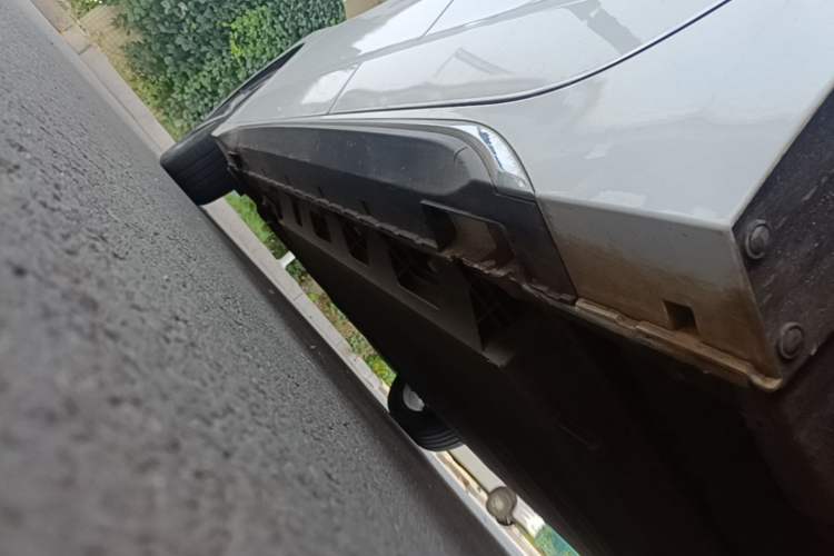 Used JMEV GSE 2023 Standard Range Industry Edition Left Side Sill