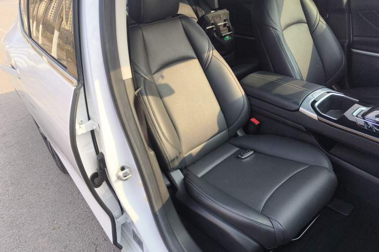 Used JMEV GSE 2023 Online Booking Version 40 Industry Edition Right Front Seat