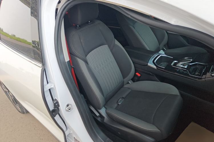 Used JMEV GSE 2023 Standard Range Industry Edition Right Front Seat