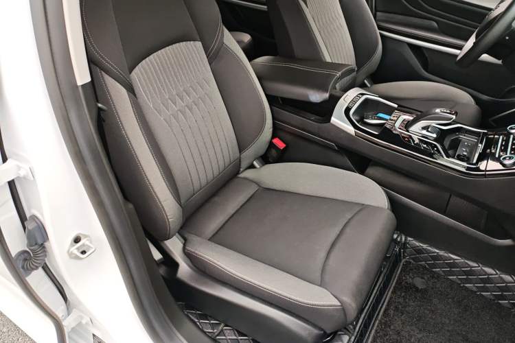 Used JMEV GSE 2023 Online Booking Version 40 Industry Edition Right Front Seat