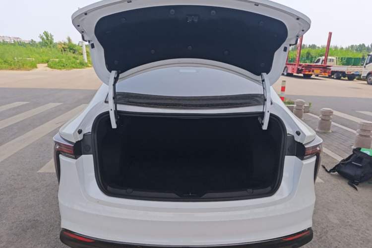 Used JMEV GSE 2023 Standard Range Industry Edition Trunk