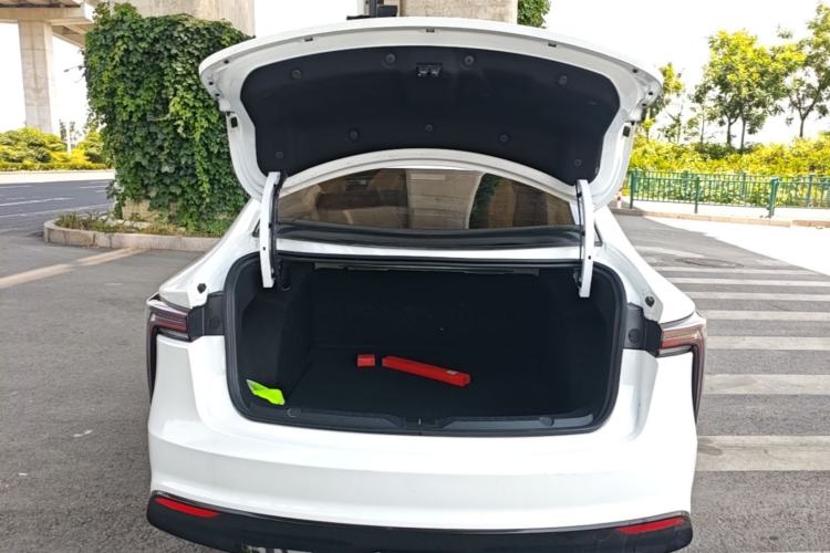 Used JMEV GSE 2023 Standard Range Industry Edition Trunk