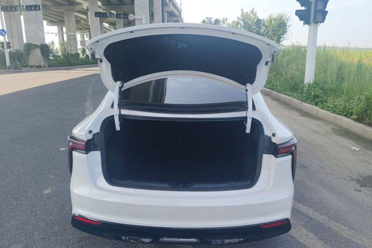 Used JMEV GSE 2023 Standard Range Industry Edition Trunk