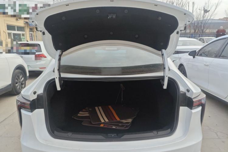 Used JMEV GSE 2023 Dream Edition 52 Comfort Model Trunk