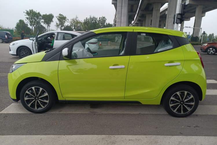 Used JMEV Xiao Qilin 2024 201km Comfort Version Left Side