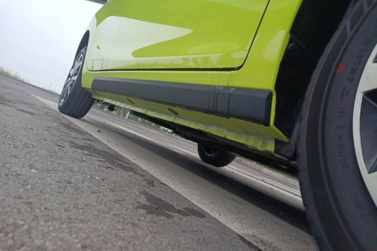 Used JMEV Xiao Qilin 2024 201km Comfort Version Right Side Sill