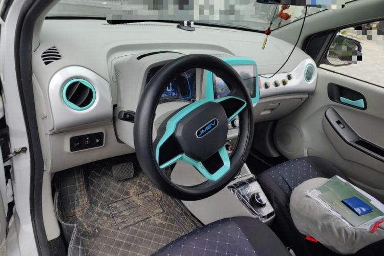 Used JMEV Xiao Qilin 2023 Joyful Edition 201km Comfort Model Center Console