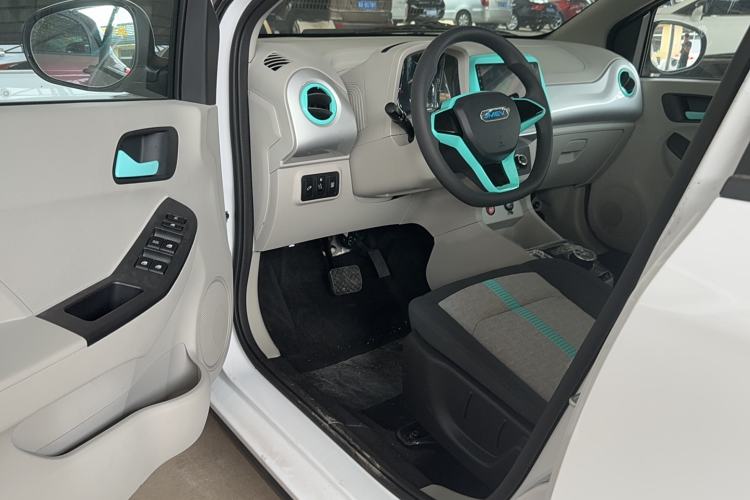 Used JMEV Xiao Qilin 2024 201 km Luxury Version Interior 2