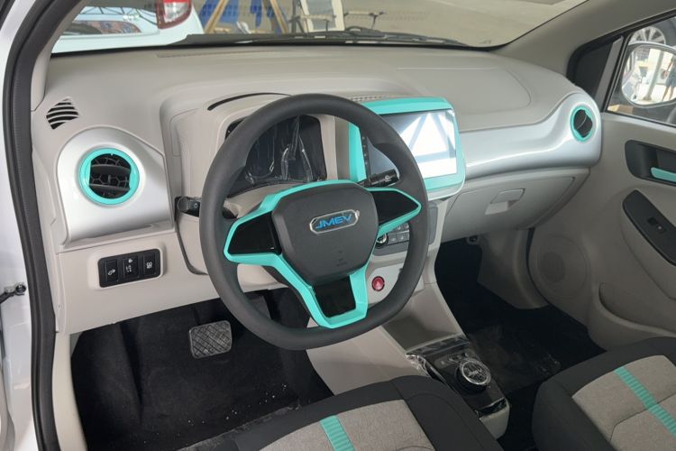 Used JMEV Xiao Qilin 2024 201 km Luxury Version Interior 3