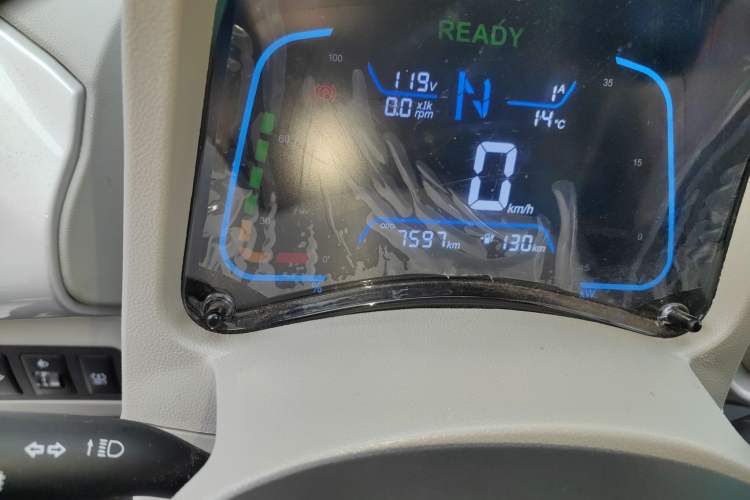 Used JMEV Xiao Qilin 2023 Joyful Edition 201km Comfort Model Odometer Close Up