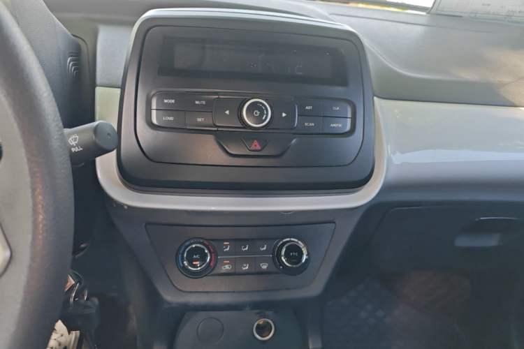 Used JMEV Xiao Qilin 2022 Heart-Pounding Edition Audio And AC Panel