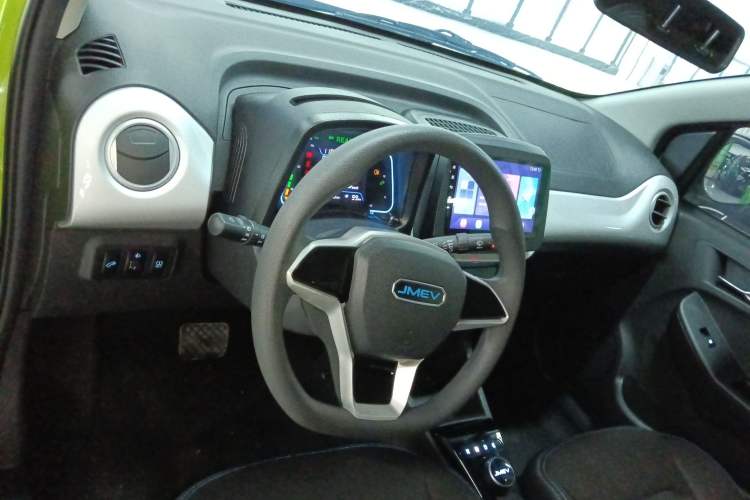 Used JMEV Xiao Qilin 2022 Heart-Pounding Edition Center Console