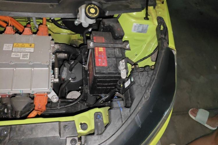 Used JMEV Xiao Qilin 2022 Heart-Pounding Edition Engine Bay Left