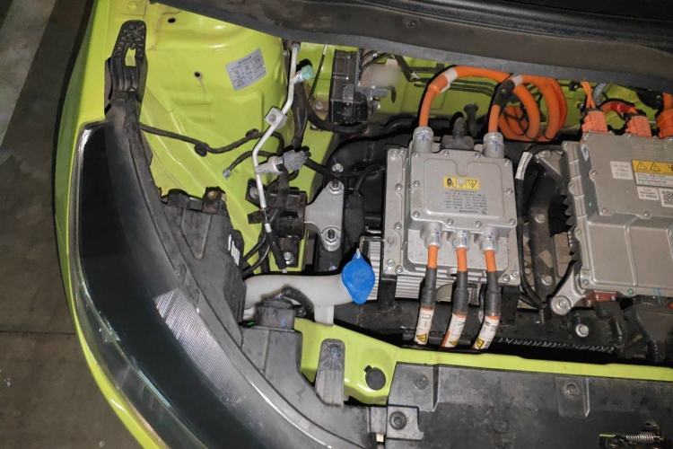 Used JMEV Xiao Qilin 2022 Heart-Pounding Edition Engine Bay Right