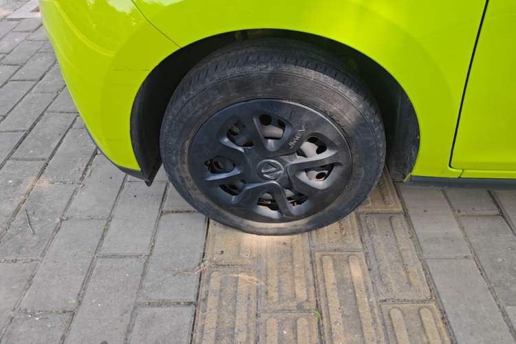 Used JMEV Xiao Qilin 2022 Heart-Pounding Edition Left Front Wheel Hub